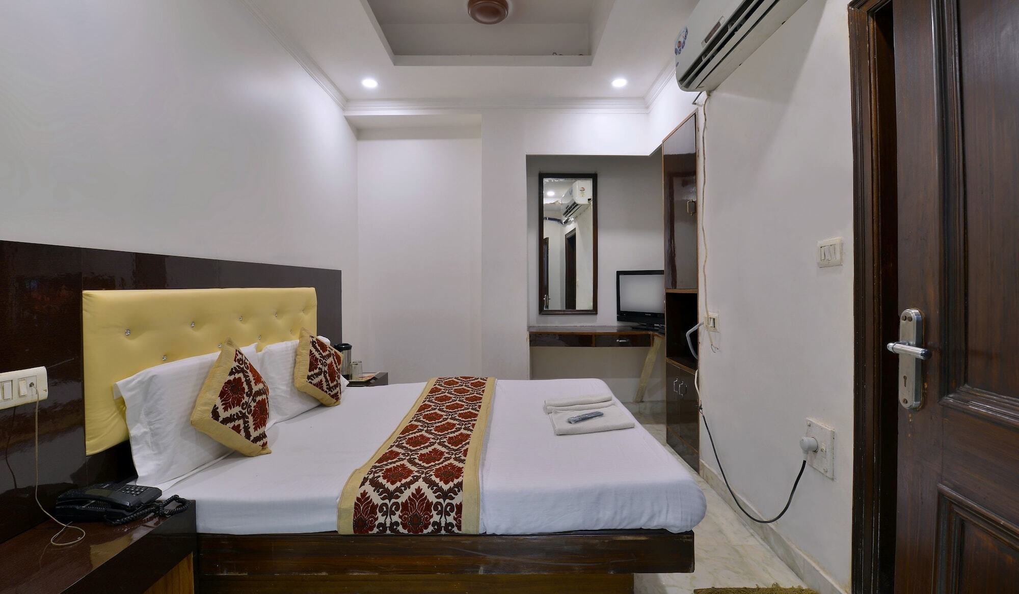 Family Hotel By Pg International New Delhi Exterior photo